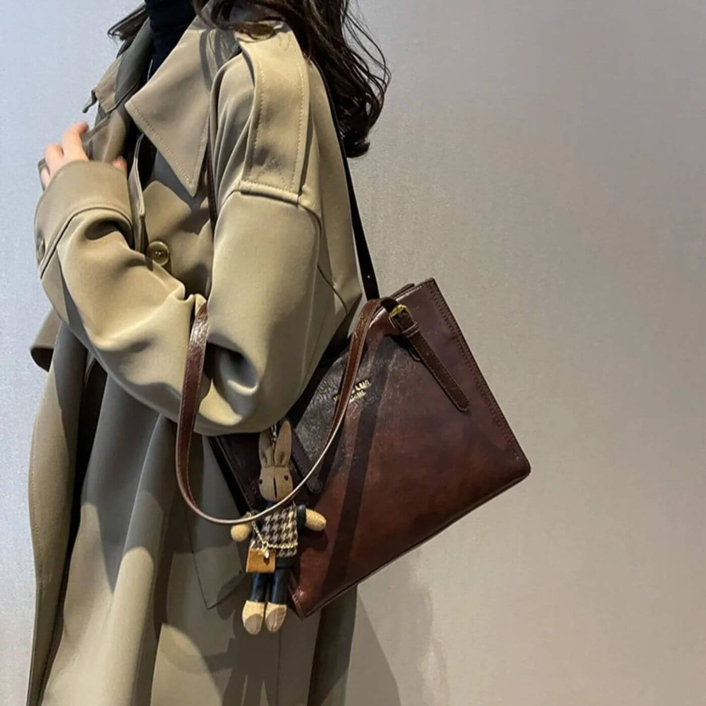 DouceOreille – Sac à bandoulière moelleux avec pendentif lapin