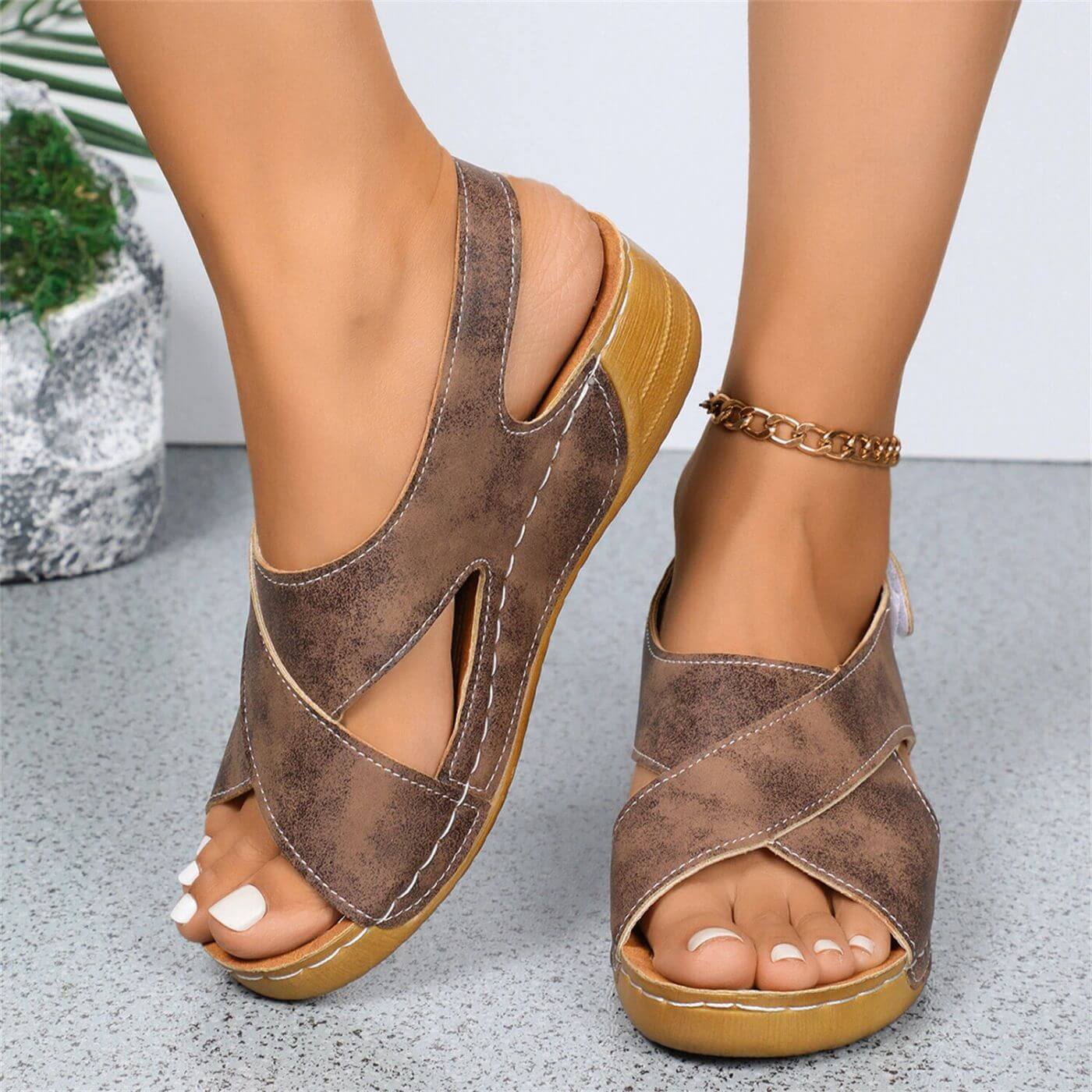 Lila™ – Sandales Orthopédiques à Talon Compensé Confort